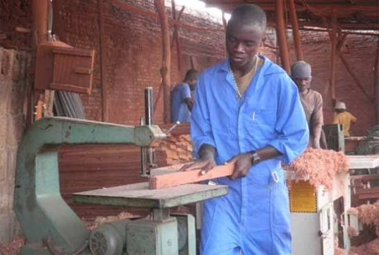 Atelier de la formation menuiserie à Lékana